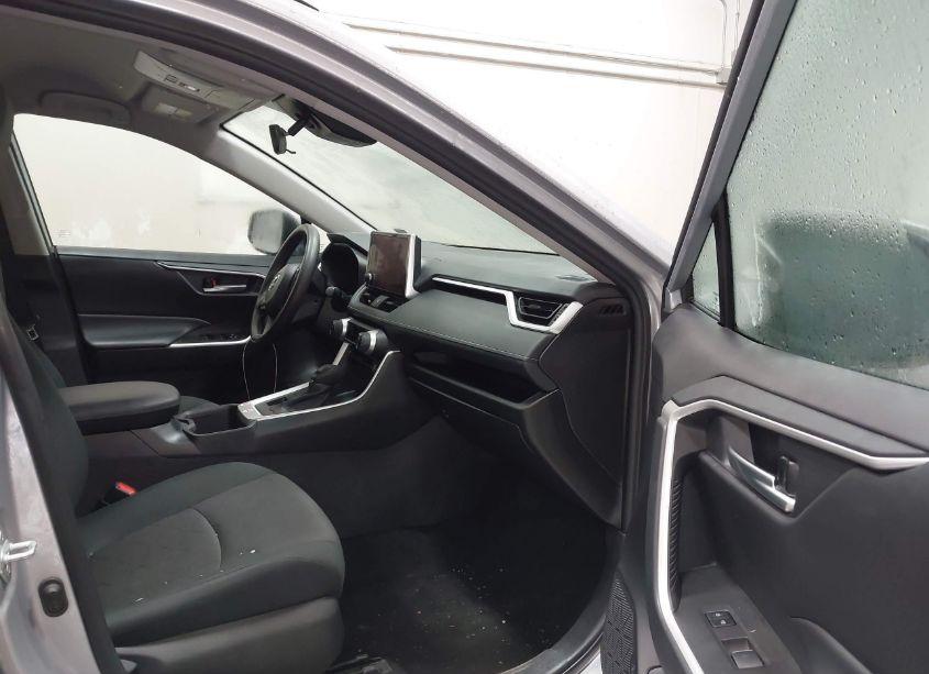 Photo 5 of 2024 Toyota Rav4 XLE (VIN 2T3P1RFV0RW432020)