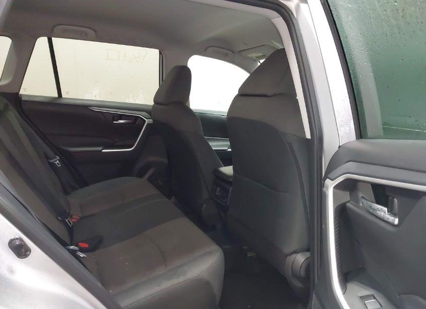 Photo 8 of 2024 Toyota Rav4 XLE (VIN 2T3P1RFV0RW432020)