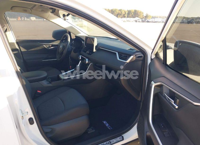 Photo 5 of 2024 Toyota Rav4 XLE (VIN 2T3P1RFV0RW466409)