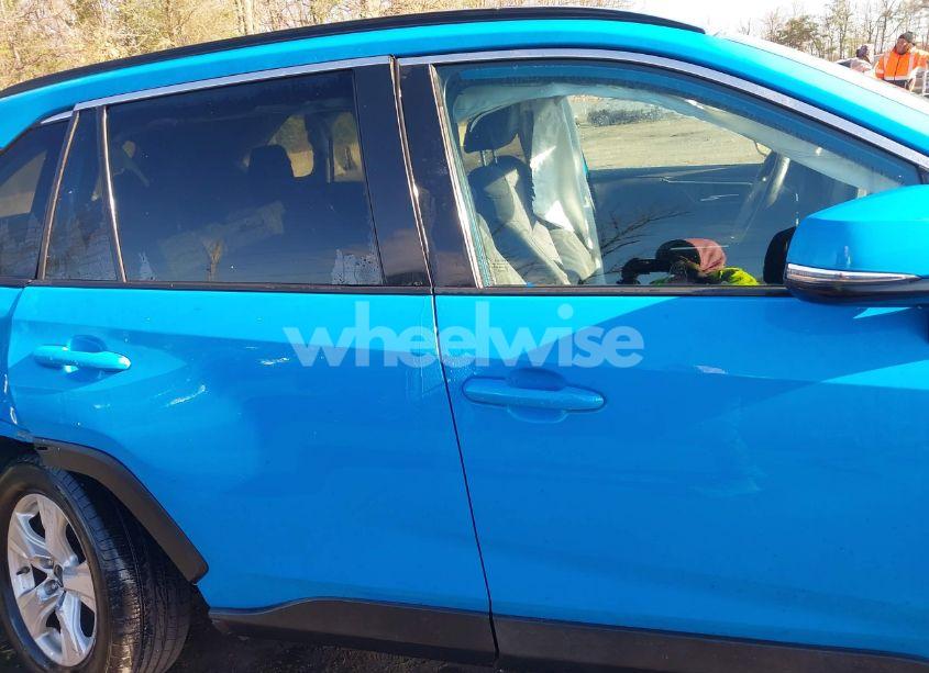 Photo 13 of 2019 Toyota Rav4 XLE (VIN 2T3P1RFV1KC002665)