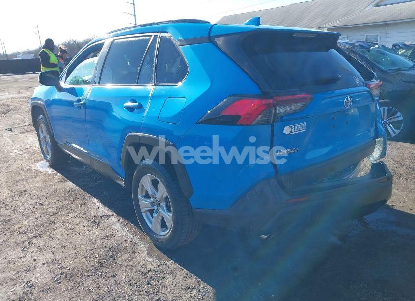 Photo 3 of 2019 Toyota Rav4 XLE (VIN 2T3P1RFV1KC002665)