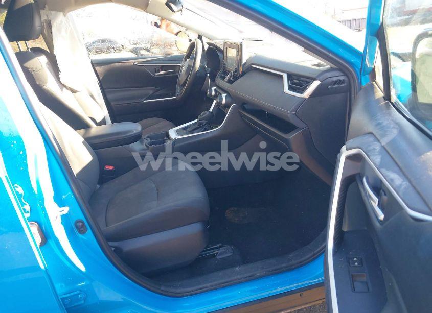 Photo 5 of 2019 Toyota Rav4 XLE (VIN 2T3P1RFV1KC002665)