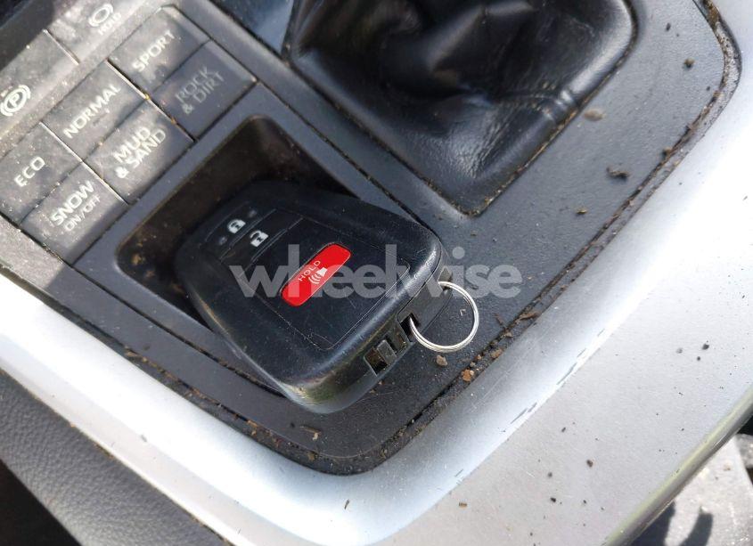 Photo 11 of 2019 Toyota Rav4 XLE (VIN 2T3P1RFV1KC018445)