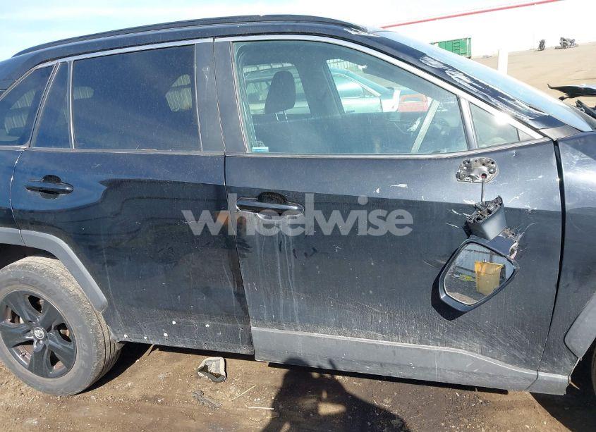 Photo 13 of 2019 Toyota Rav4 XLE (VIN 2T3P1RFV1KC018445)