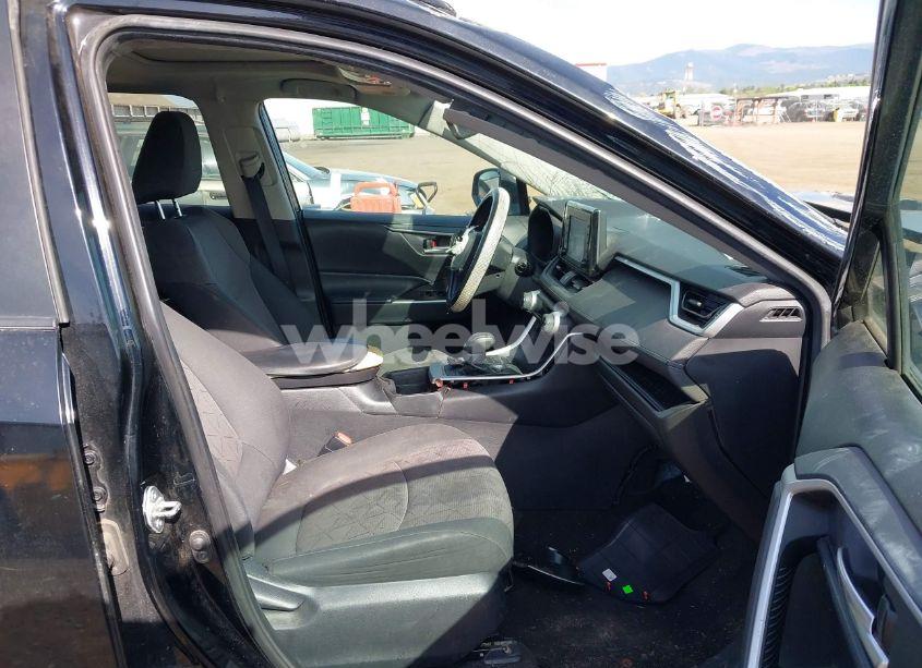 Photo 5 of 2019 Toyota Rav4 XLE (VIN 2T3P1RFV1KC018445)