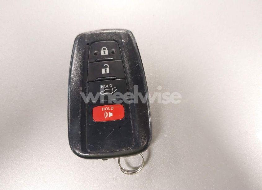 Photo 11 of 2019 Toyota Rav4 XLE (VIN 2T3P1RFV1KW059527)