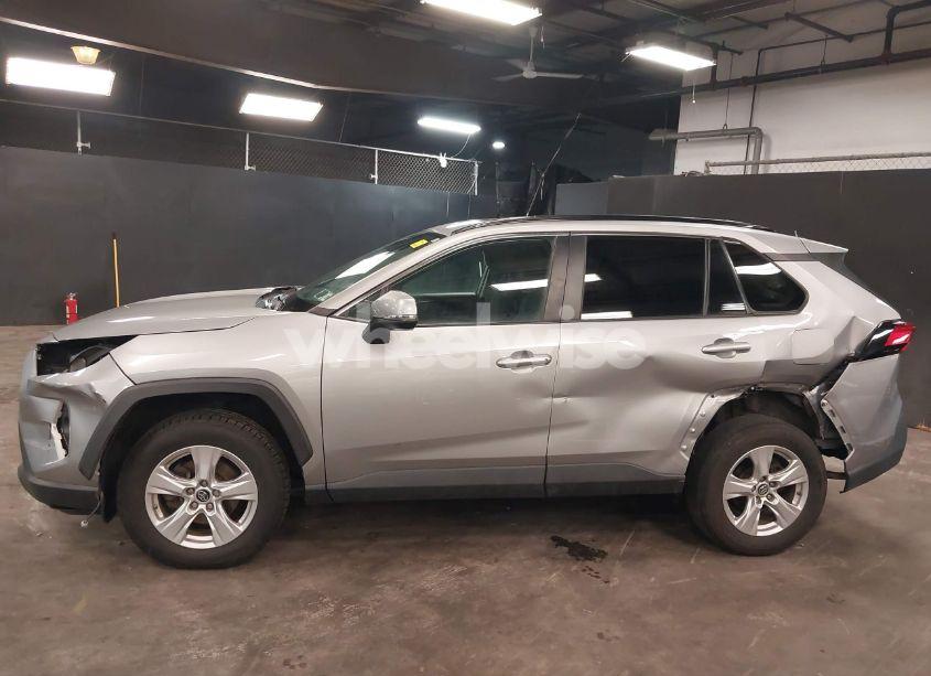 Photo 6 of 2019 Toyota Rav4 XLE (VIN 2T3P1RFV1KW059527)
