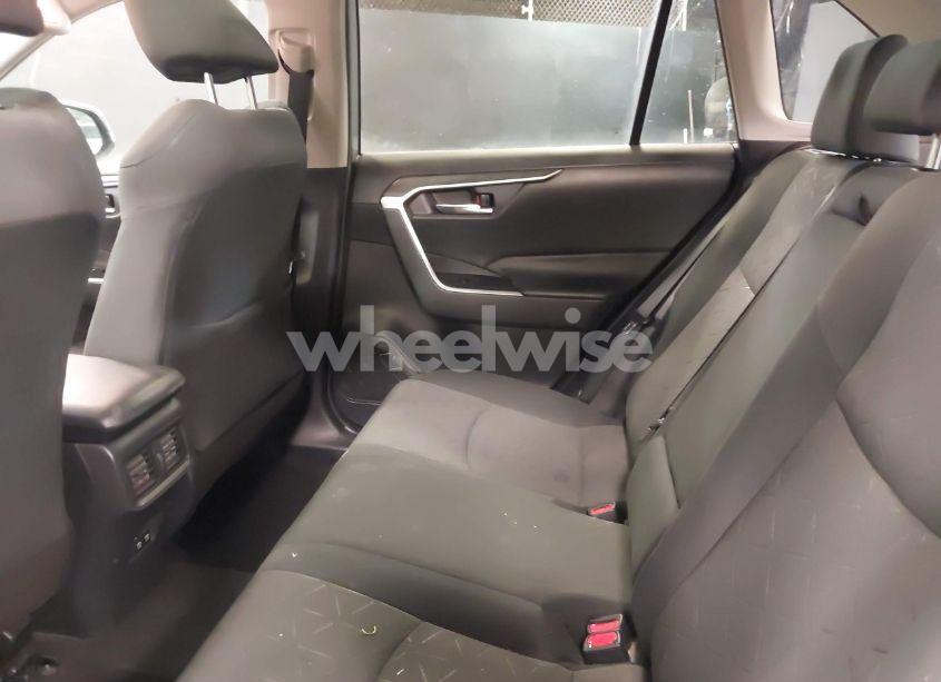 Photo 8 of 2019 Toyota Rav4 XLE (VIN 2T3P1RFV1KW059527)