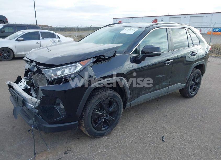 Photo 2 of 2020 Toyota Rav4 XLE (VIN 2T3P1RFV1LC066304)