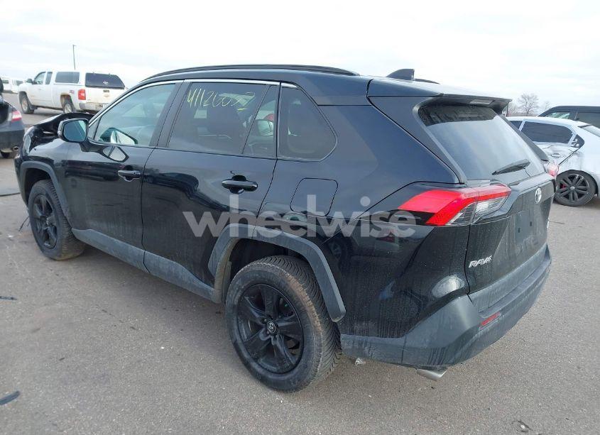 Photo 3 of 2020 Toyota Rav4 XLE (VIN 2T3P1RFV1LC066304)