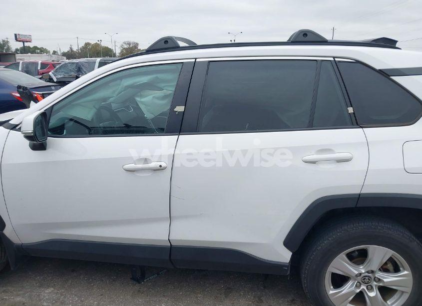 Photo 13 of 2021 Toyota Rav4 XLE (VIN 2T3P1RFV1MC172138)