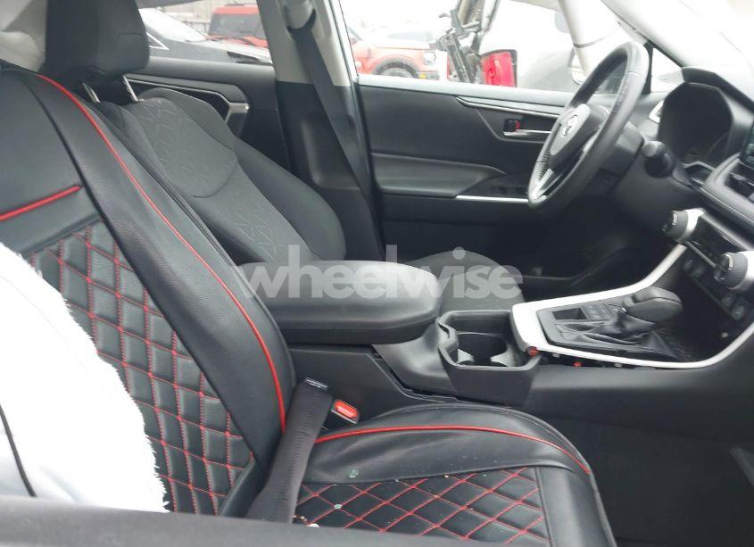 Photo 5 of 2021 Toyota Rav4 XLE (VIN 2T3P1RFV1MC172138)