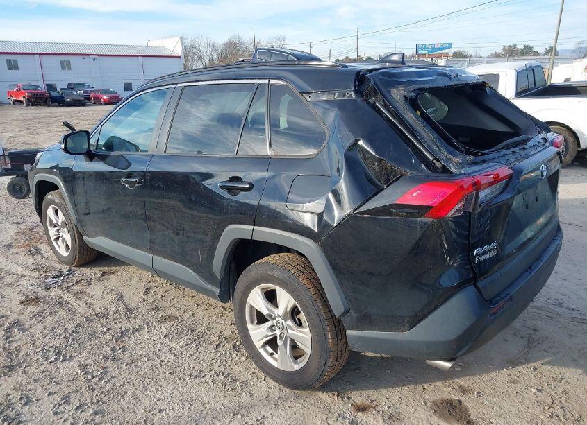 Photo 3 of 2021 Toyota Rav4 XLE (VIN 2T3P1RFV1MC190557)
