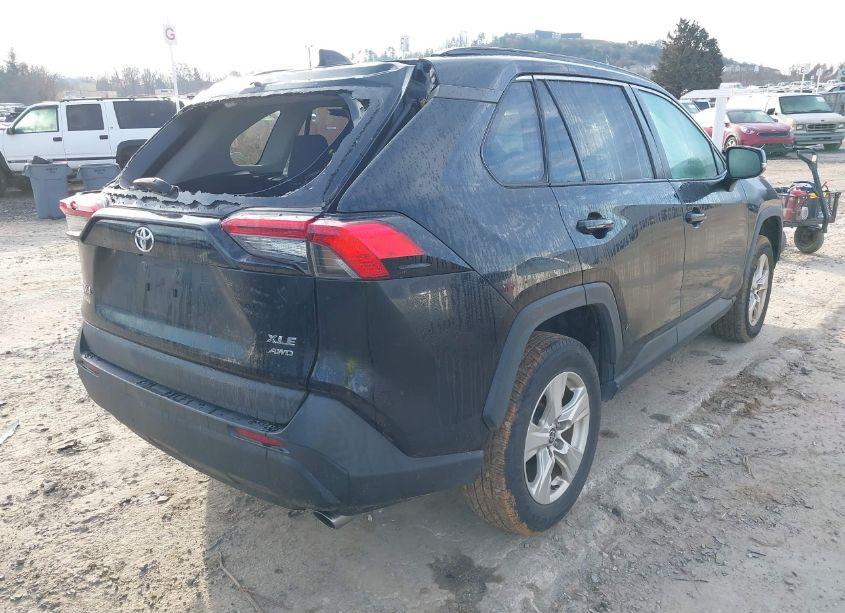 Photo 4 of 2021 Toyota Rav4 XLE (VIN 2T3P1RFV1MC190557)