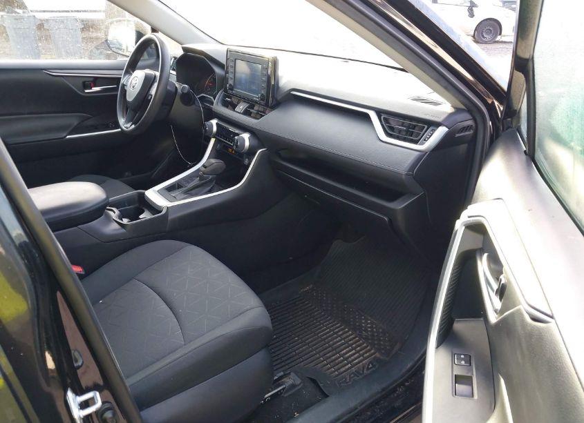 Photo 5 of 2021 Toyota Rav4 XLE (VIN 2T3P1RFV1MC190557)