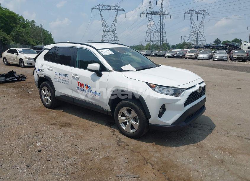 2021 Toyota Rav4 XLE (VIN 2T3P1RFV1MC209897) main photo