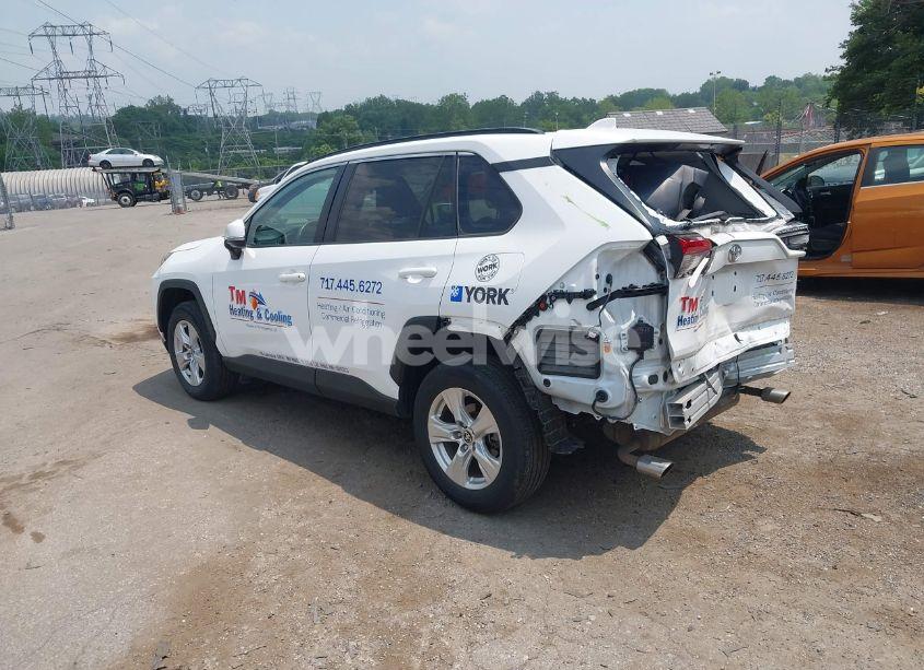 Photo 3 of 2021 Toyota Rav4 XLE (VIN 2T3P1RFV1MC209897)