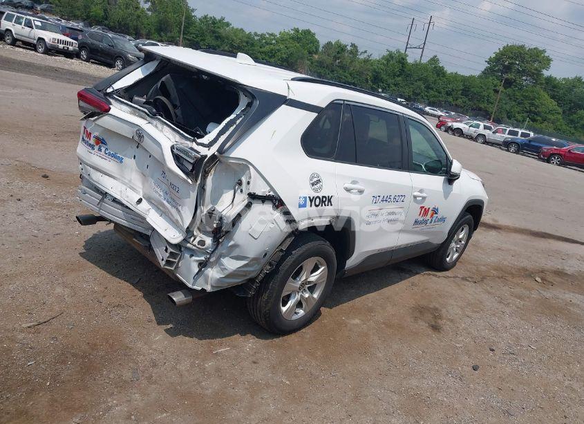 Photo 4 of 2021 Toyota Rav4 XLE (VIN 2T3P1RFV1MC209897)