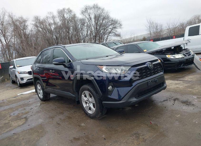 2021 Toyota Rav4 XLE (VIN 2T3P1RFV1MW151191) main photo