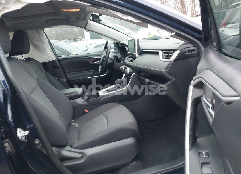 Photo 5 of 2021 Toyota Rav4 XLE (VIN 2T3P1RFV1MW151191)