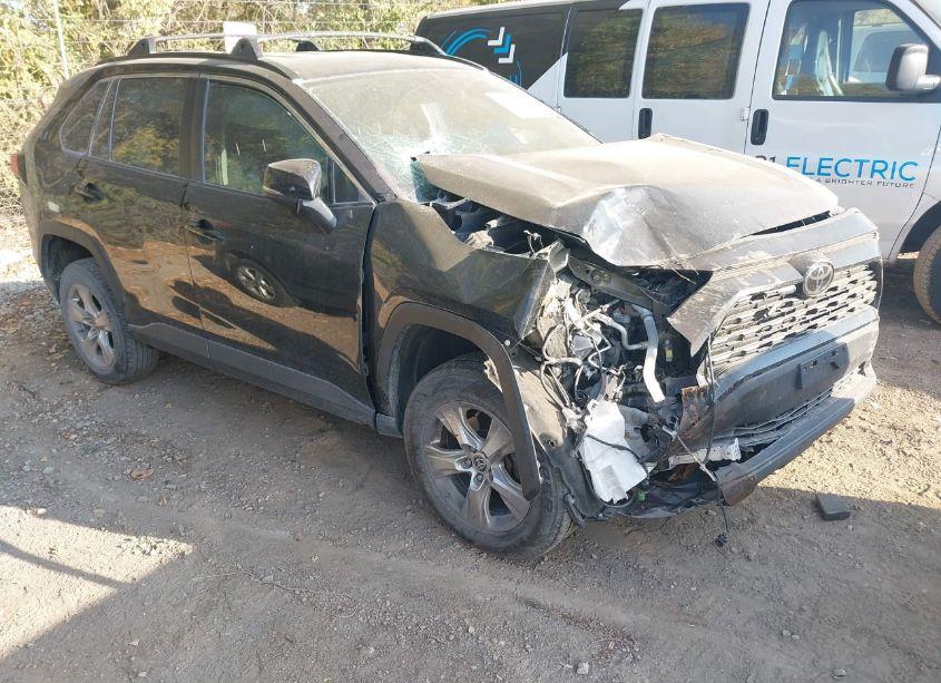 2021 Toyota Rav4 XLE (VIN 2T3P1RFV1MW172378) main photo