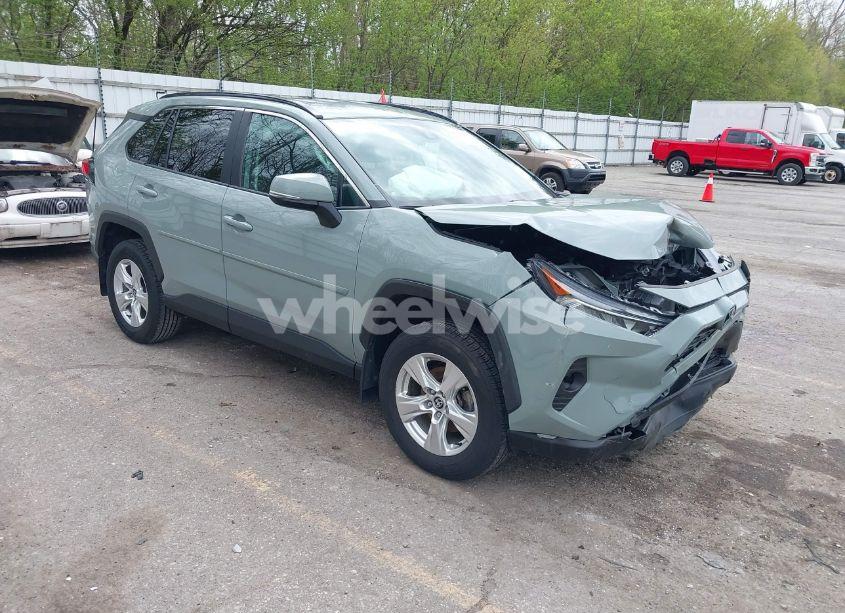 2021 Toyota Rav4 XLE (VIN 2T3P1RFV1MW216783) main photo