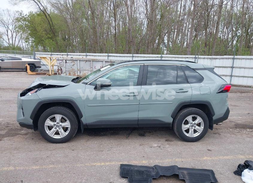 Photo 14 of 2021 Toyota Rav4 XLE (VIN 2T3P1RFV1MW216783)