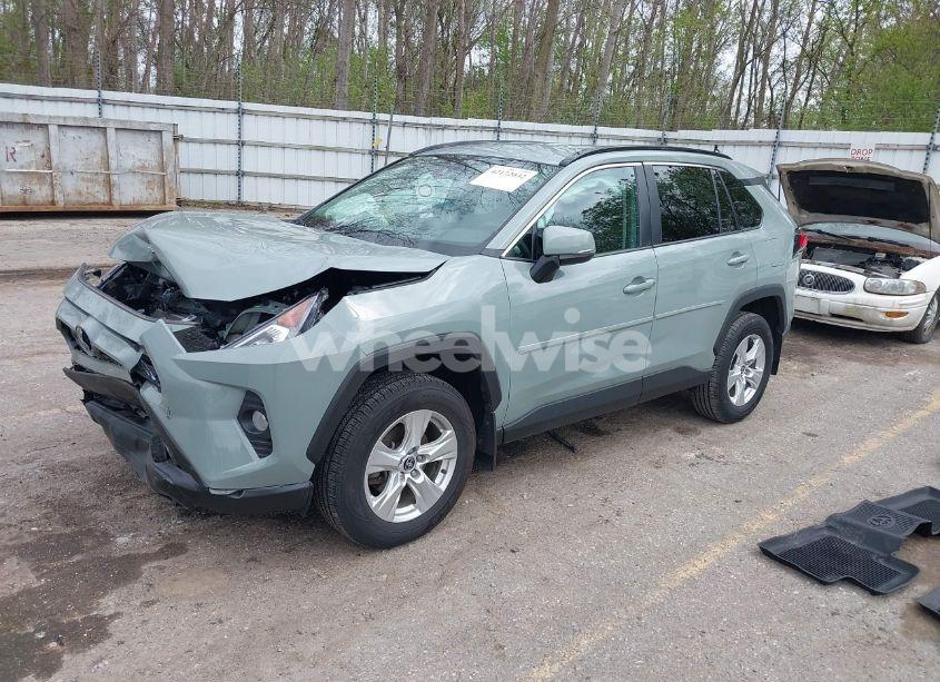 Photo 2 of 2021 Toyota Rav4 XLE (VIN 2T3P1RFV1MW216783)