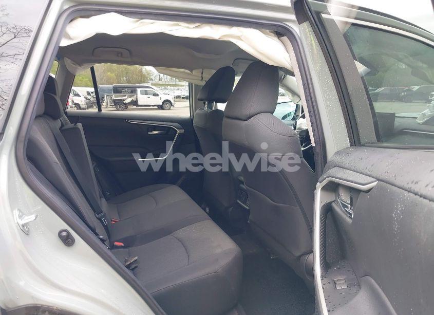 Photo 8 of 2021 Toyota Rav4 XLE (VIN 2T3P1RFV1MW216783)