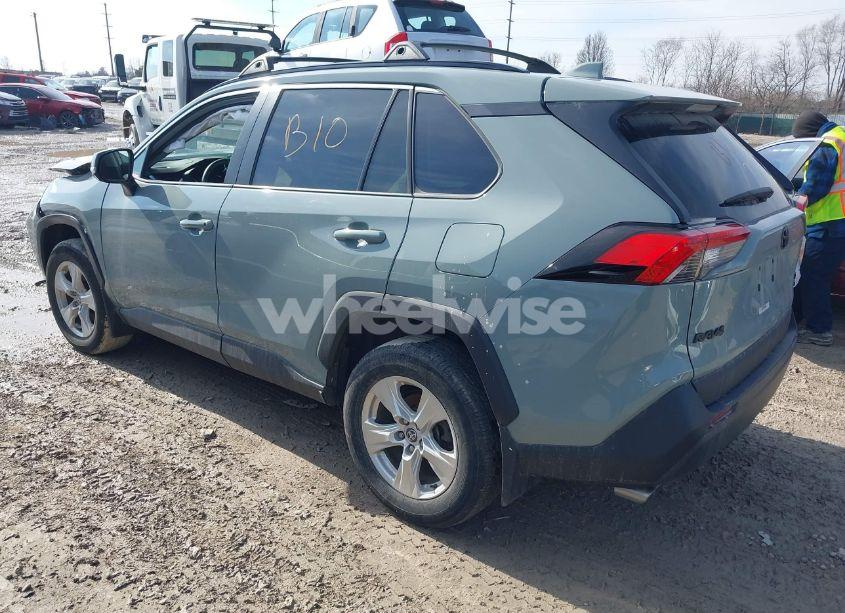 Photo 3 of 2021 Toyota Rav4 XLE (VIN 2T3P1RFV1MW239321)
