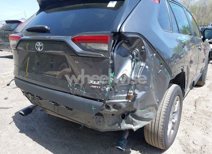 Photo 6 of 2022 Toyota Rav4 XLE (VIN 2T3P1RFV1NC266912)