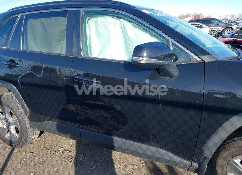 Photo 14 of 2022 Toyota Rav4 XLE (VIN 2T3P1RFV1NC271219)