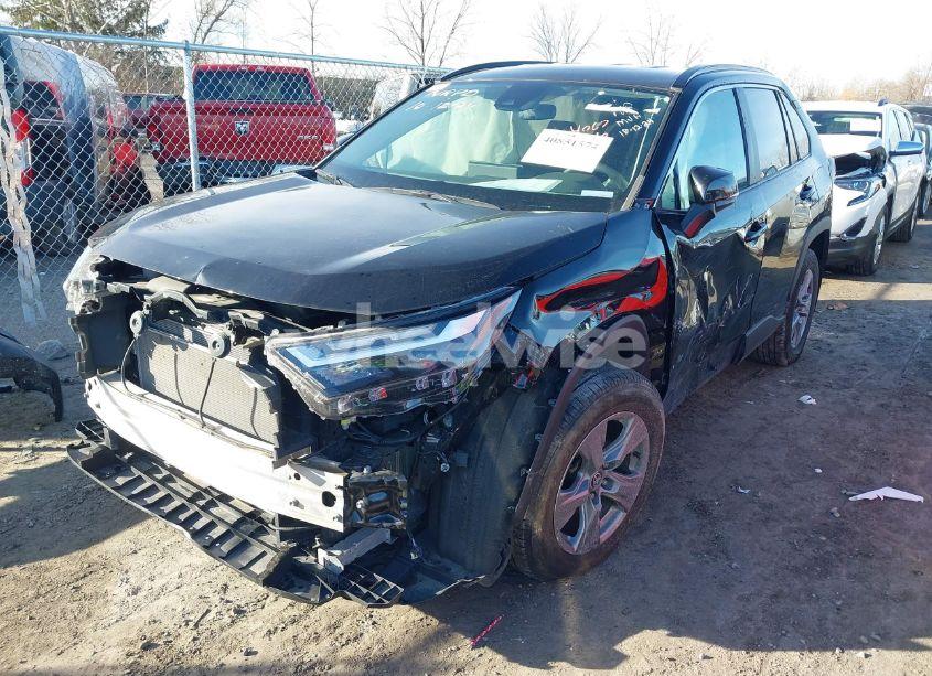 Photo 2 of 2022 Toyota Rav4 XLE (VIN 2T3P1RFV1NC271219)