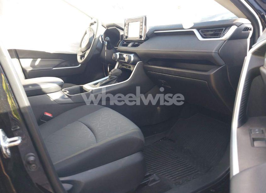 Photo 5 of 2022 Toyota Rav4 XLE (VIN 2T3P1RFV1NC271219)