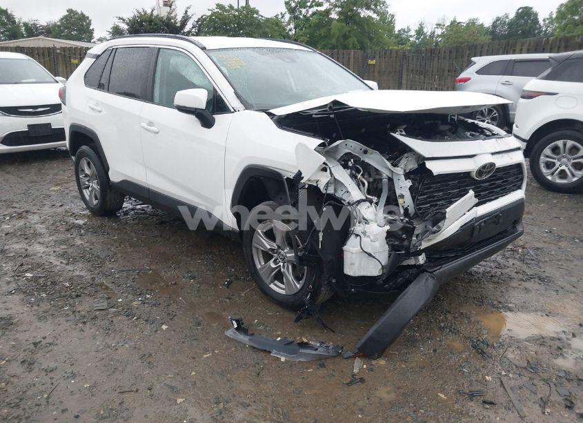 2022 Toyota Rav4 XLE (VIN 2T3P1RFV1NC275822) main photo