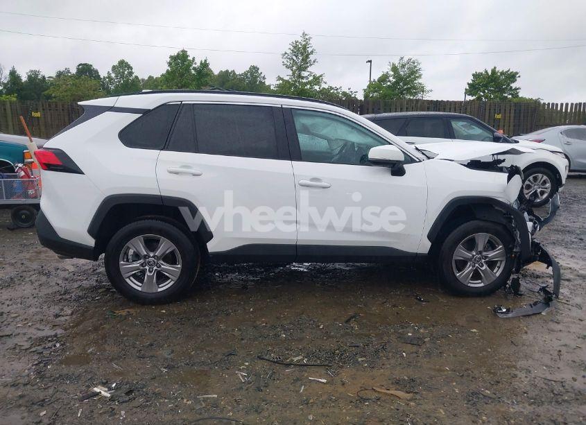 Photo 13 of 2022 Toyota Rav4 XLE (VIN 2T3P1RFV1NC275822)