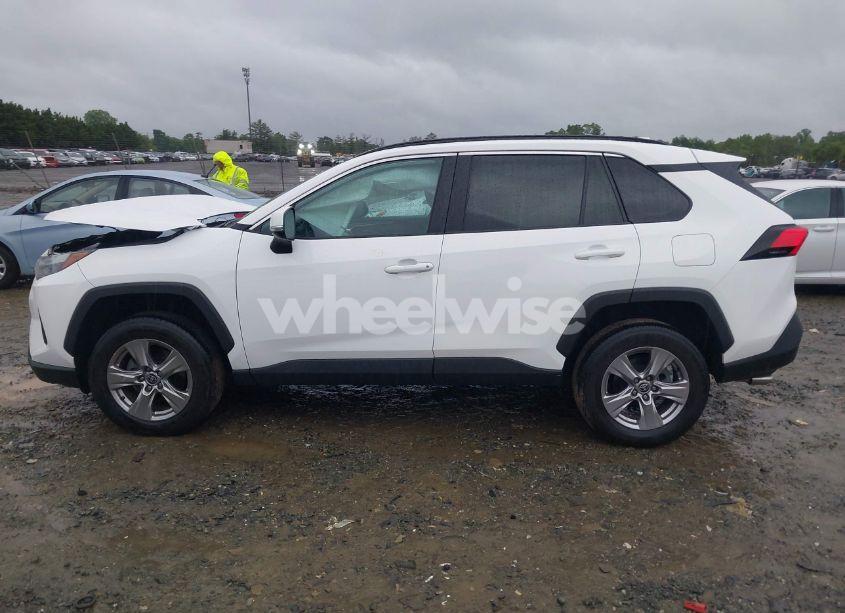 Photo 14 of 2022 Toyota Rav4 XLE (VIN 2T3P1RFV1NC275822)