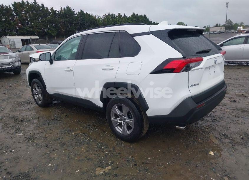 Photo 3 of 2022 Toyota Rav4 XLE (VIN 2T3P1RFV1NC275822)