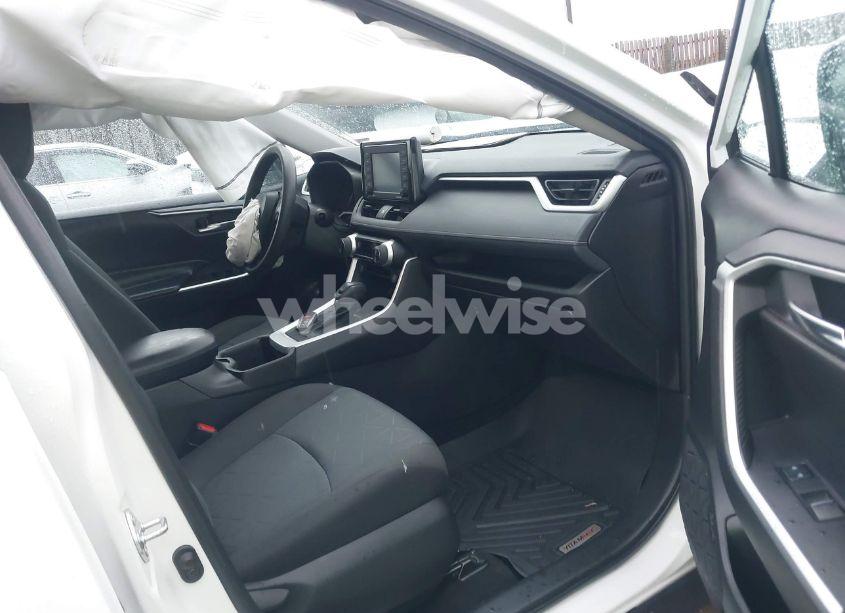 Photo 5 of 2022 Toyota Rav4 XLE (VIN 2T3P1RFV1NC275822)