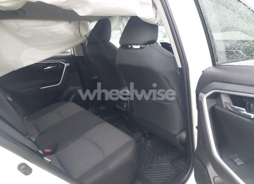 Photo 8 of 2022 Toyota Rav4 XLE (VIN 2T3P1RFV1NC275822)