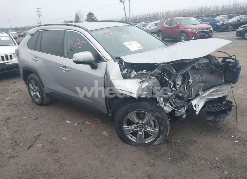 2022 Toyota Rav4 XLE (VIN 2T3P1RFV1NC282608) main photo