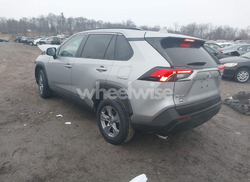 Photo 3 of 2022 Toyota Rav4 XLE (VIN 2T3P1RFV1NC282608)
