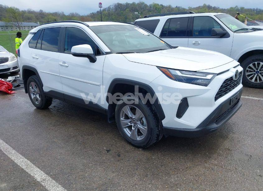 2022 Toyota Rav4 XLE (VIN 2T3P1RFV1NC316045) main photo