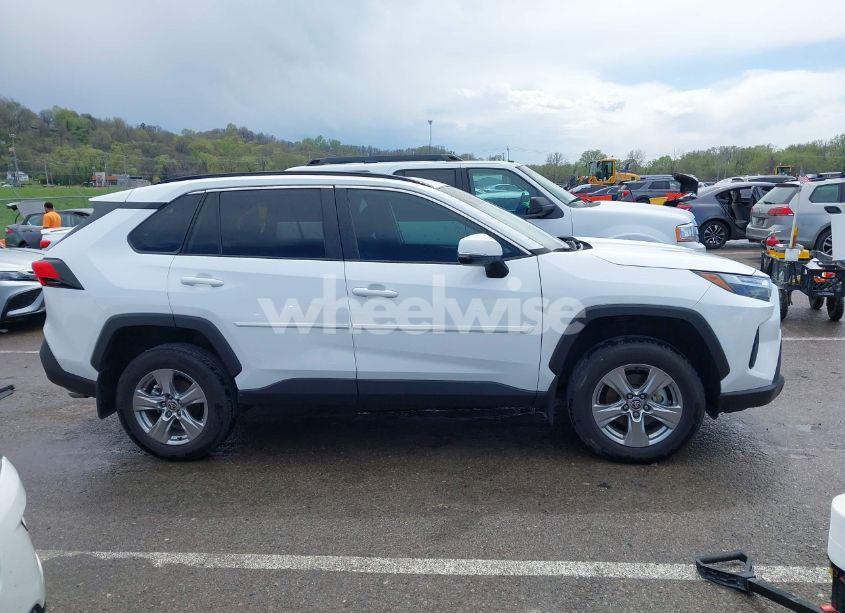 Photo 14 of 2022 Toyota Rav4 XLE (VIN 2T3P1RFV1NC316045)