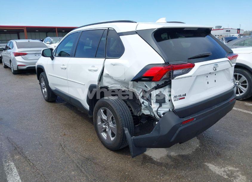 Photo 3 of 2022 Toyota Rav4 XLE (VIN 2T3P1RFV1NC316045)
