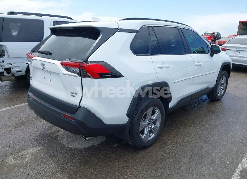 Photo 4 of 2022 Toyota Rav4 XLE (VIN 2T3P1RFV1NC316045)