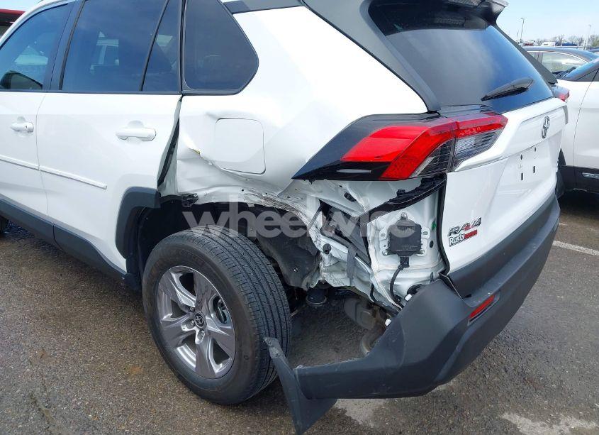 Photo 6 of 2022 Toyota Rav4 XLE (VIN 2T3P1RFV1NC316045)