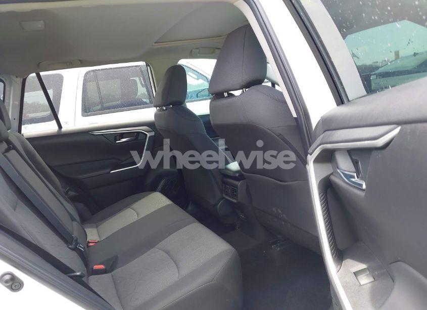 Photo 8 of 2022 Toyota Rav4 XLE (VIN 2T3P1RFV1NC316045)