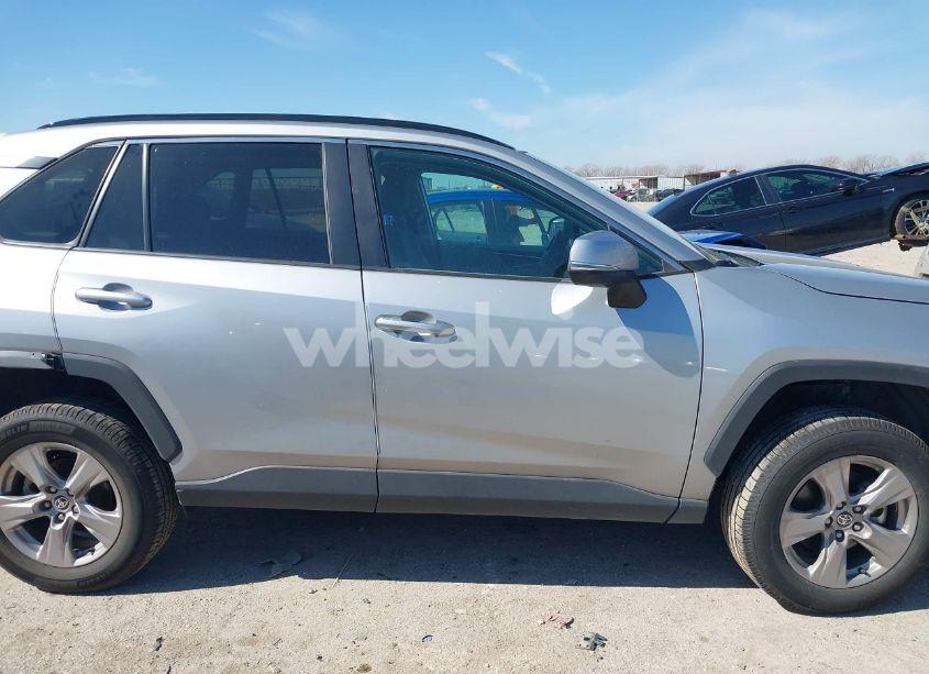 Photo 13 of 2022 Toyota Rav4 XLE (VIN 2T3P1RFV1NW260462)
