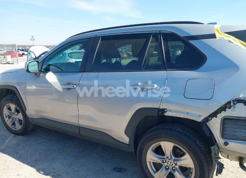 Photo 14 of 2022 Toyota Rav4 XLE (VIN 2T3P1RFV1NW260462)